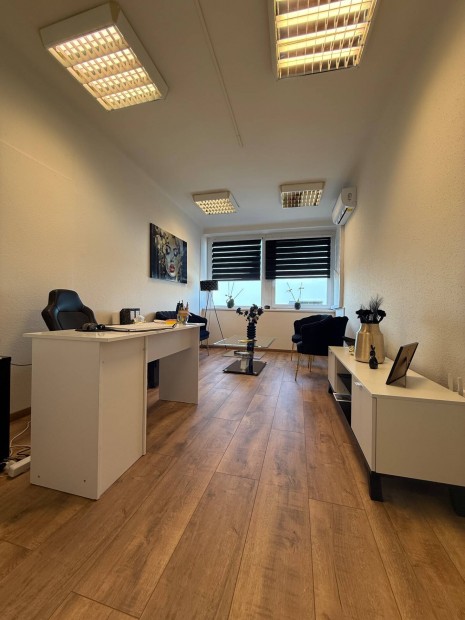 Kiad� irod�k Ny�regyh�za belv�ros�ban