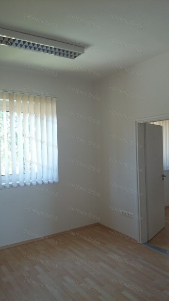 Kiad� irod�k Si�fokon