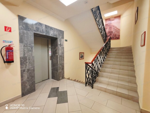 Kiad� irodasor B�k�scsaba s�t�l�utc�j�n