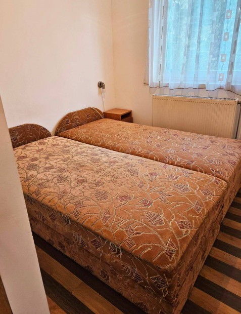 Kiad� kis lak�s S�st�f�rd�n! Csak 49.000 Ft/h�!