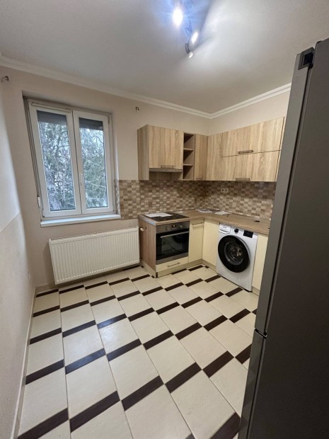 Kiad� lak�s Debrecen Apafi utca