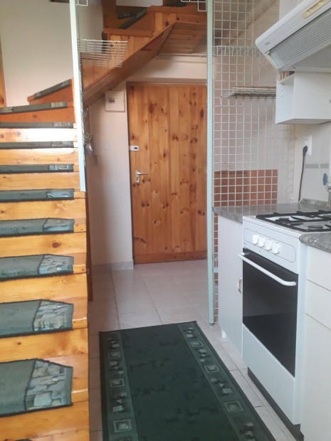 Kiad� lak�s Eger, Harangl�b �t