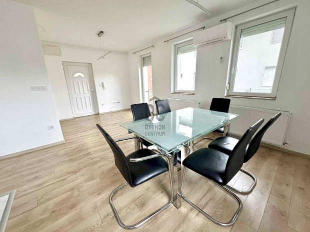 Kiad� lak�s �rd, V�rosk�zpont