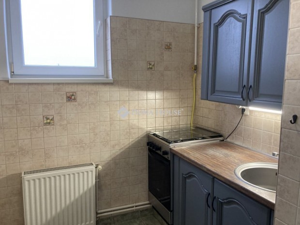 Kiad� lak�s Kecskem�t Villanegyed�ben