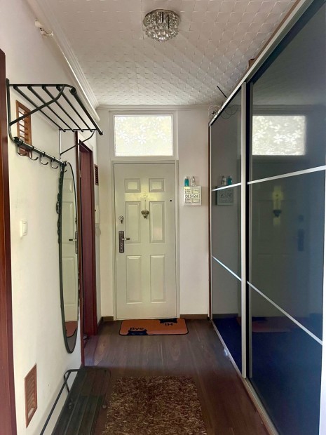 Kiad� lak�s Libakertben