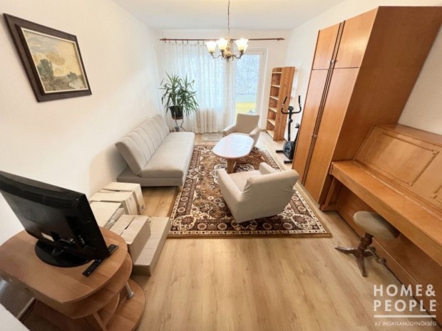 Kiad� lak�s Szegeden, a Bimb� utc�ban!