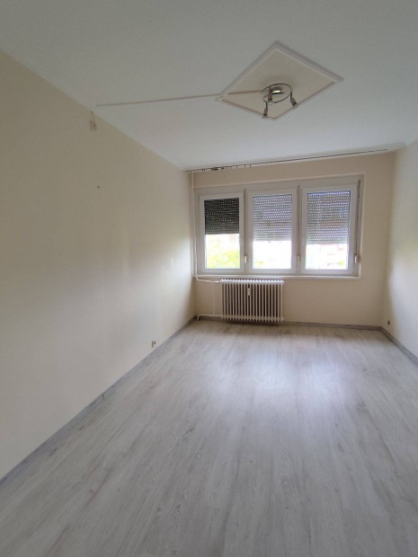 Kiadó lakás Szolnokon a Széchenyi lakótelepen