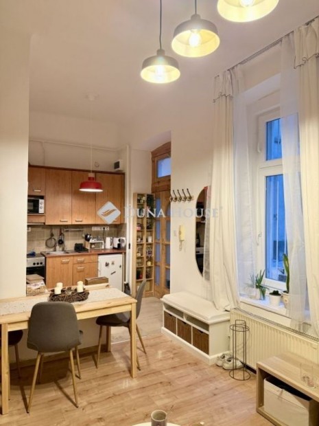 Kiad� lak�s, Budapest 12. ker.