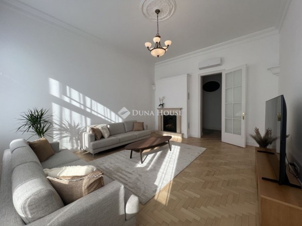 Kiad� lak�s, Budapest 5. ker.