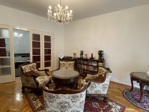 Kiad� lak�s, Budapest 5. ker.