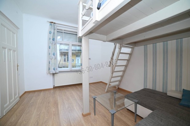 Kiad laks, Budapest, 12. kerlet  Nmetvlgy, Kirlyhg t 1586_czp