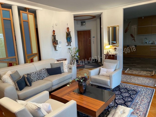 Kiad� lak�s, Budapest, 3. ker�let  Remetehegy, Folyond�r utca, 1256_bl