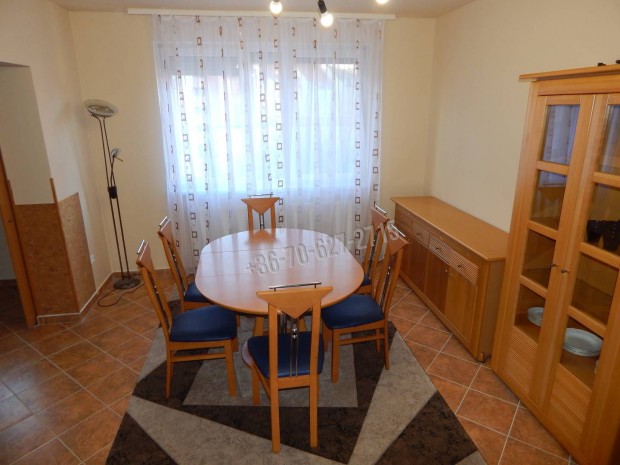 Kiad� lak�s, Eger Makl�rih�stya, 200000 Ft, 80 nm 121_jh