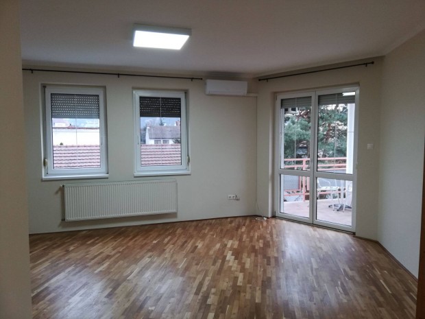 Kiad� lak�s, Miskolc belv�ros, Feszty �rp�d utca