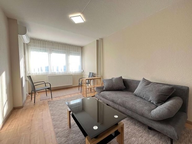 Kiad� lak�s - Budapest III. ker�let, �buda