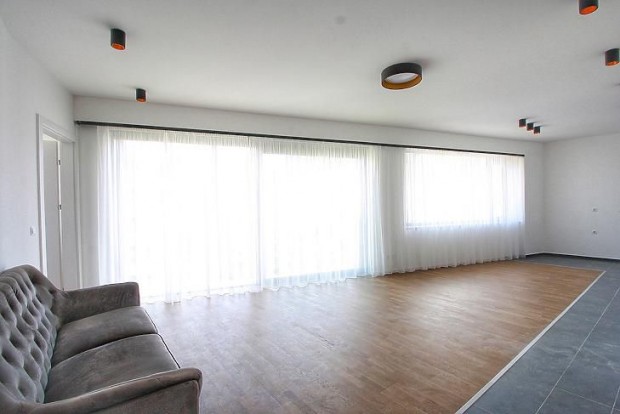 Kiad� lak�s - Budapest II. ker�let, Orsz�g�t