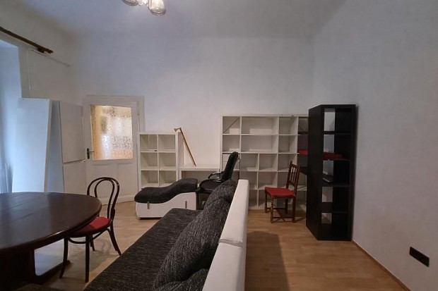 Kiad� lak�s - Budapest IX. ker�let, Liliom utca