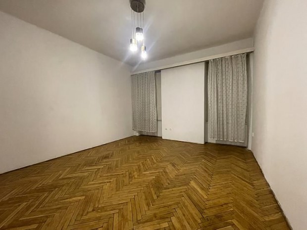 Kiad� lak�s - Budapest VII. ker�let, R�k�czi �t