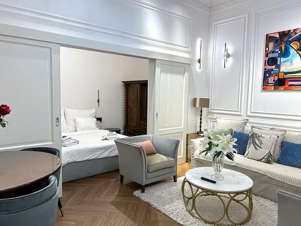 Kiad� lak�s - Budapest VI. ker�let, Dessewffy utca