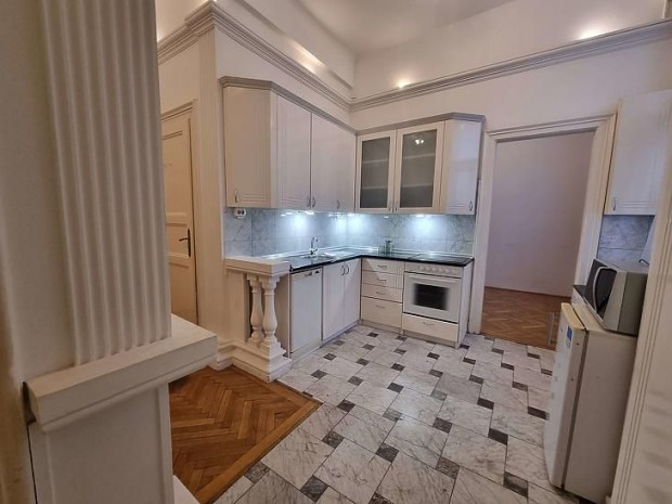 Kiad� lak�s - Budapest V. ker�let, Aranyk�z utca