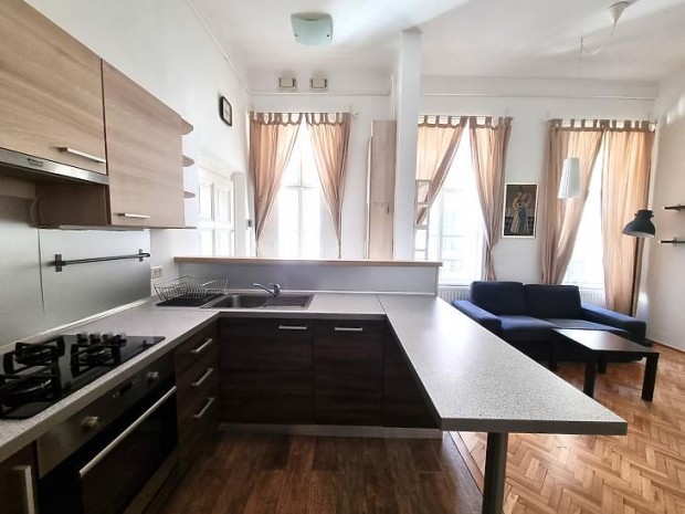 Kiad� lak�s - Budapest V. ker�let, Belv�ros