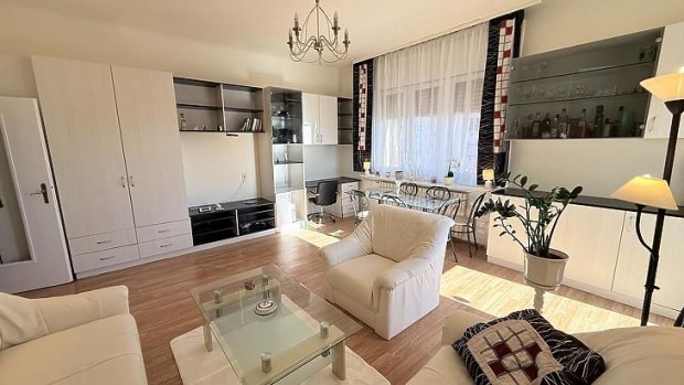 Kiad� lak�s - Budapest XII. ker�let, B�sz�rm�nyi �t