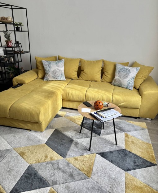 Kiad� lak�s a D�zsa Gy�rgy �ton