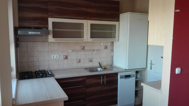 Kiad� lak�s a L�hner Gy�rgy utc�ban