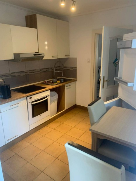 Kiad� lak�s a M�riaremetei �ton!