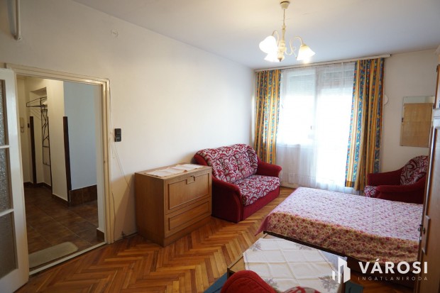 Kiad� lak�s a Plat�nsoron!