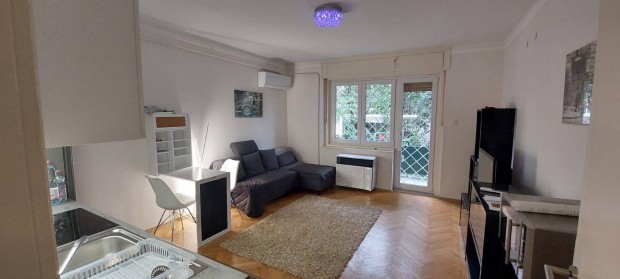 Kiad� lak�s a Sodr�s utc�ban