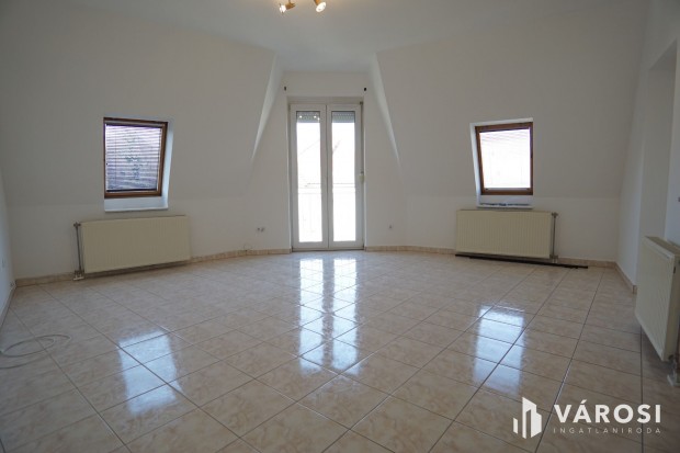 Kiad� lak�s az Irt�s utc�ban!