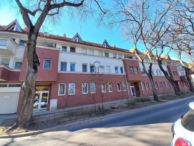 Kiad� lak�s mely kialak�t�s�nak k�sz�nhet�en irod�nak, �zlethelys�gnek