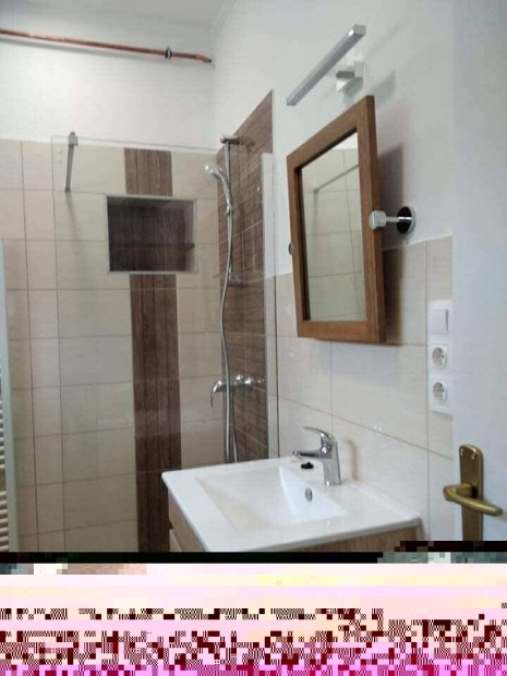 Kiad� minigarzon, lak�s, Kaposv�r  belv�ros�ban