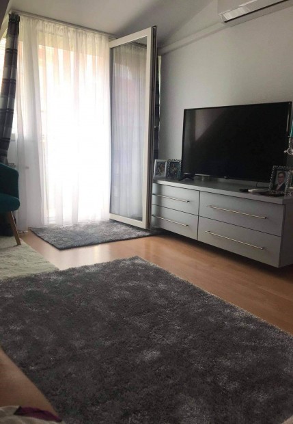 Kiad modern, 42 m2-es egyszobs, tkezs, erklyes laks Keszthelyen