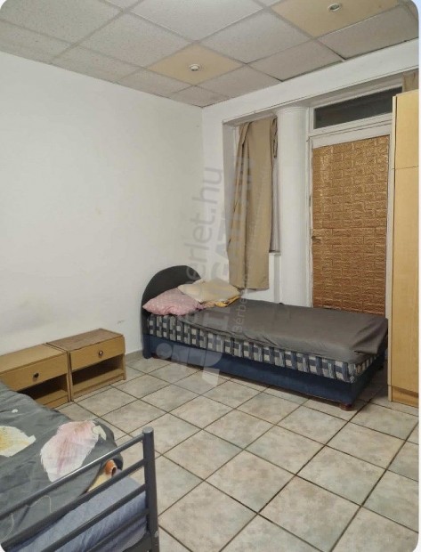 Kiad� munk�ssz�ll�s G�d�ll�n  Szabads�g �t