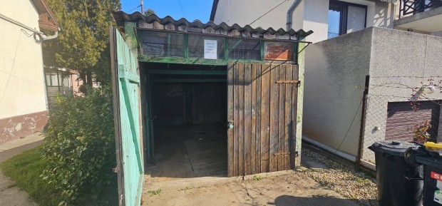 Kiad� �n�ll� gar�zs XVIII. ker�let