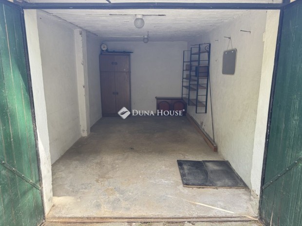 Kiad� parkol�, Debrecen