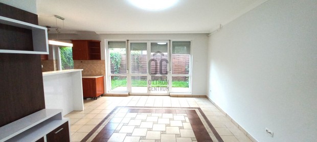 Kiad� sorh�z a Liget lak�parkban