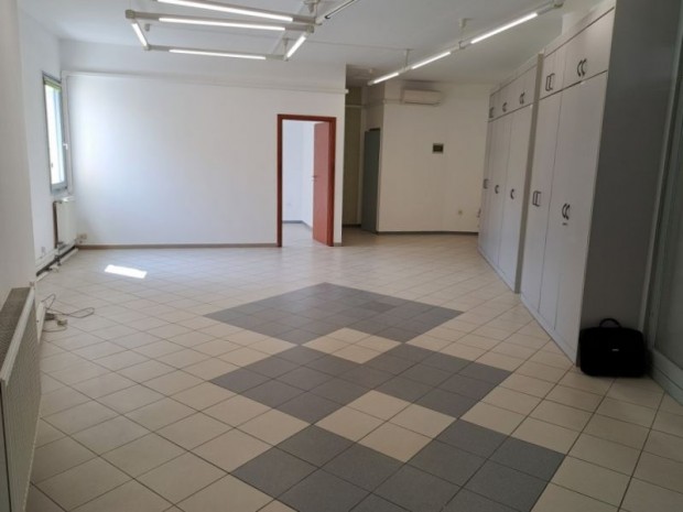 Kiad� t�gas belv�rosi iroda az �trium �zleth�zban!