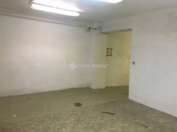 Kiad� t�rol�/Rakt�r 1725 nm,  Budapest 14. ker.