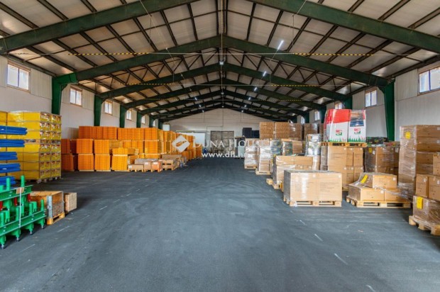 Kiad� t�rol�/Rakt�r, Beretty��jfalu