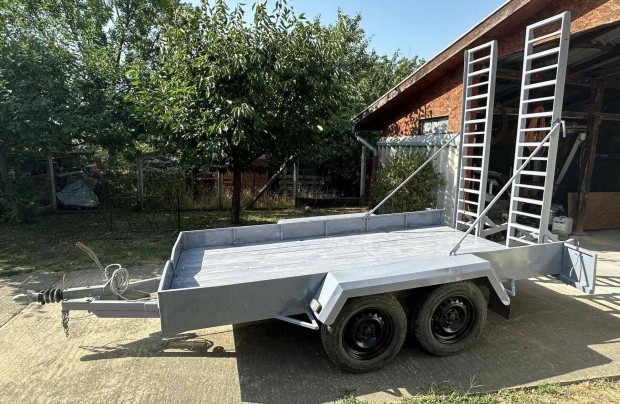 Kiadó tartósbérbe Egyedi 2RF-2000 | 2000kg teherbírású utánfutó