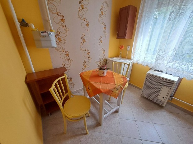 Kiad� t�gla l�k�s J�szber�nyben