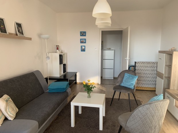 Kiad� t�glalak�s, Eger