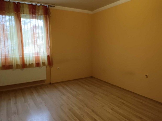 Kiad� t�glalak�s, Kaposv�r