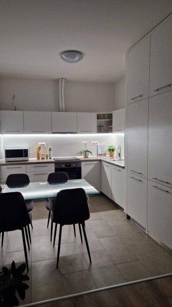 Kiad� �j �p�t�s� t�rsash�zi lak�s Miskolcon