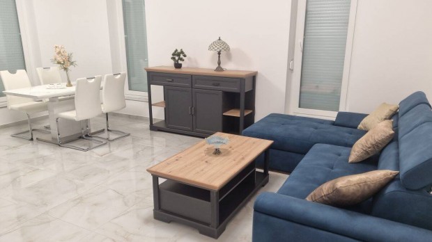 Kiad� �j lak�s Gy�rszabadhegyen csal�di h�zas �vezetben