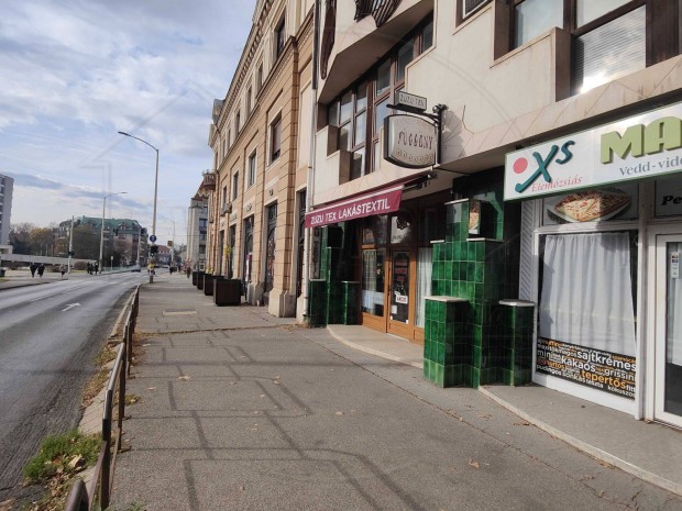 Kiad� utcafrontos �zlethelyis�g P�cs, Belv�ros