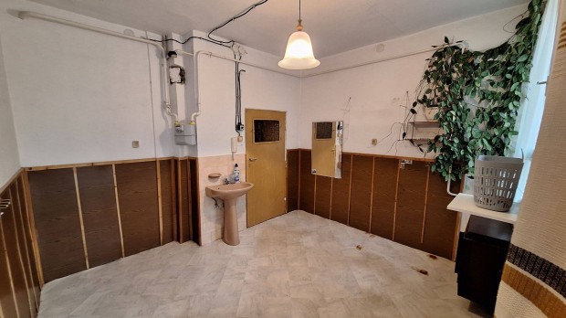 Kiad� �zlethelyis�g Nagykanizs�n